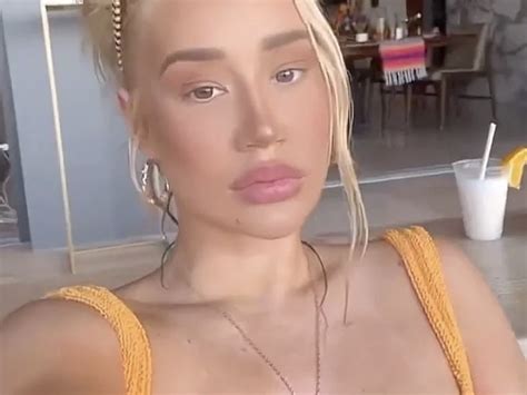 A Random Splash Of Iggy Azalea Bikini Pics Will Warm Up Your Day Adult The Culture