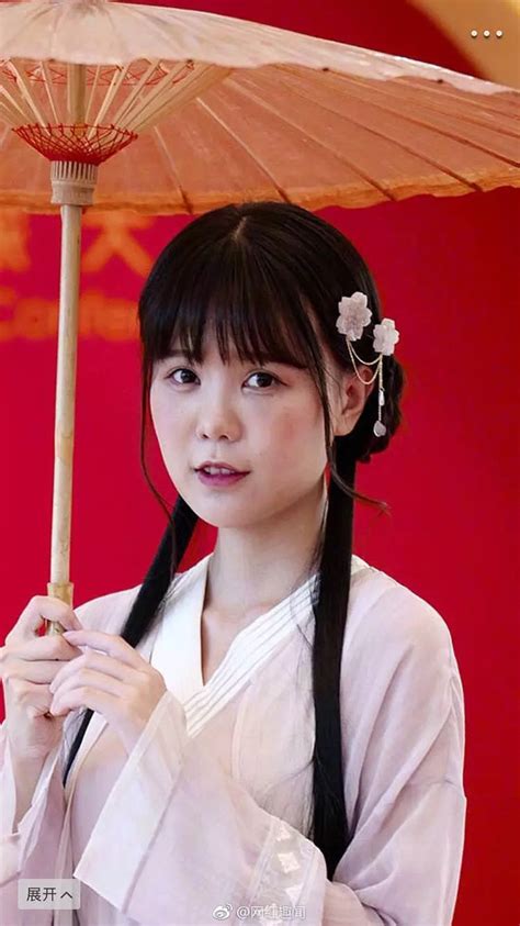 Series hot girl bị bóc mẽ nhan sắc Năm mới nhưng tình hình sống ảo dường như không khá khẩm