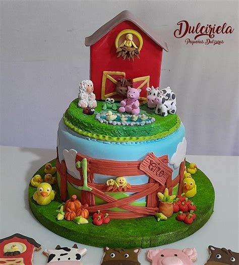 TORTA DE LA GRANJA Decorated Cake By Dulciriela Gisela CakesDecor