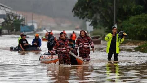 banjir  malaysia jejas lebih     negeri berita mediacorp