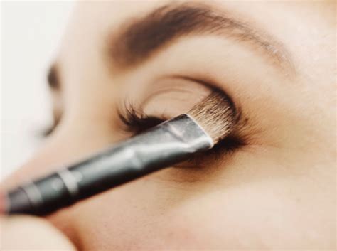 Курс на nude 7 лучших нейтральных палеток теней MARIECLAIRE