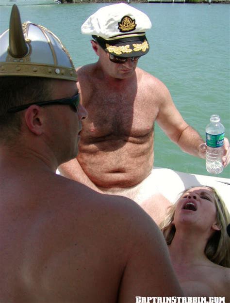 Old Whore Takes It In The Ass Doesn T Go As Plan Hunter Porn Pic