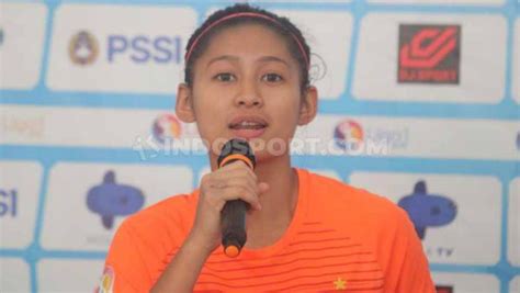 Hot Sexy Zahra Muzdalifah Bikini Pics