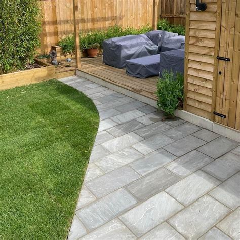 Kandla Grey Riven Sandstone Paving Slabs 600x290