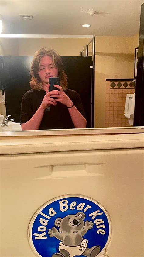 Work selfies :) : r/FTM_SELFIES