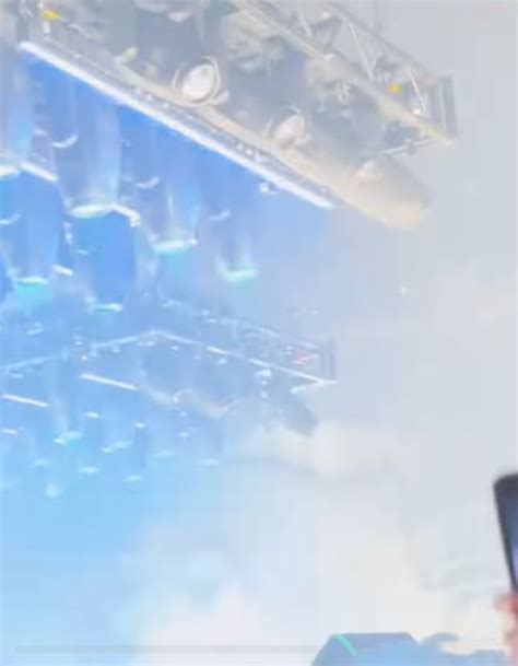 Travis Doing Goofy Dance 🕺 Rtravisscott