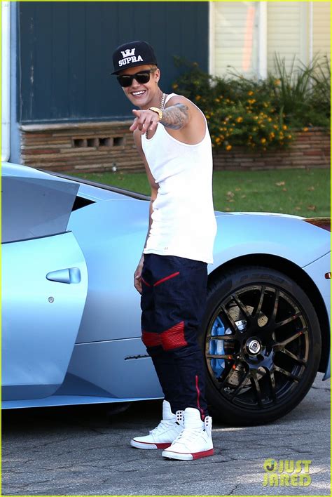 Justin Bieber S Nude Guitar Photo Spoofed By Emblem3 Photo 2931137 Justin Bieber Naked