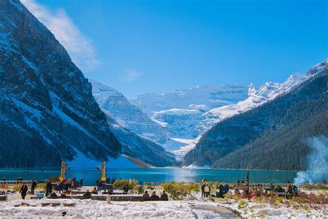 Shuttle Service Between Banff Moraine Lake And Lake Louise