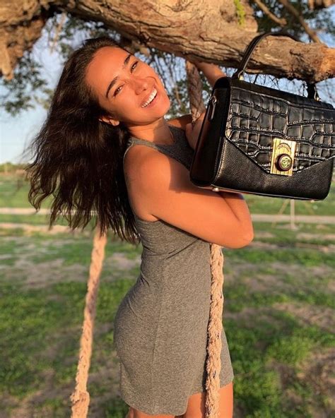 7 Portraits Of Alexandra Gottardo Who Stay Hot And Slim At The Age Of 36 Beautifully Showcasing