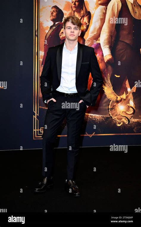 Tim Torok Bei Der Premiere Des Kinofilms Die Tribute Von Panem The