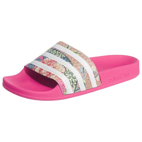 Sommerliche adidas Originals Adilette Pantoletten mit bestechender ...