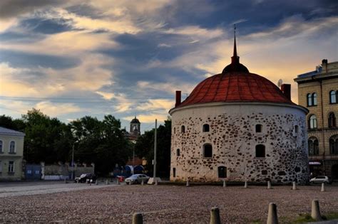 Круглая башня – одна из двух сохранившихся боевых башен, построенной в ...