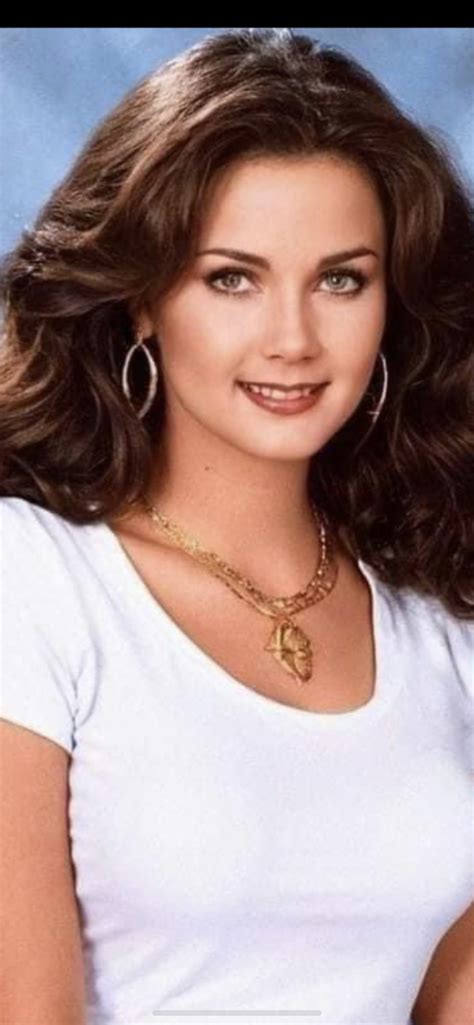 Pin By Samuel Bachman On Lynda Carter In Gal Gadot Wonder Woman Linda Carter Brunette