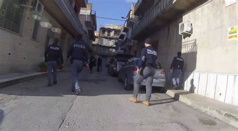 Stidda A Vittoria Tre Arresti E Sequestro Di Armi Video Giornale