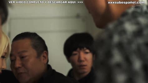 Hermosas Esposas MILF Son Follada Por Un Grupo De Hombres Al Frentes De Sus Maridos Cornudos NTR