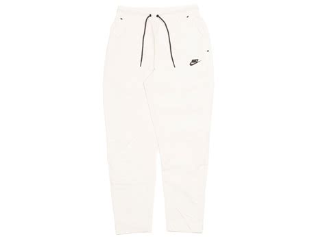 Nike Sportswear Tech Essentials Woven Pants Oneness Boutique