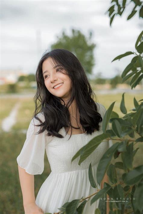 Sở hữu góc nghiêng giống hệt Địch Lệ Nhiệt Ba hot girl x được cư dân