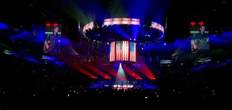 Blake Shelton Tour Lightborne Communications