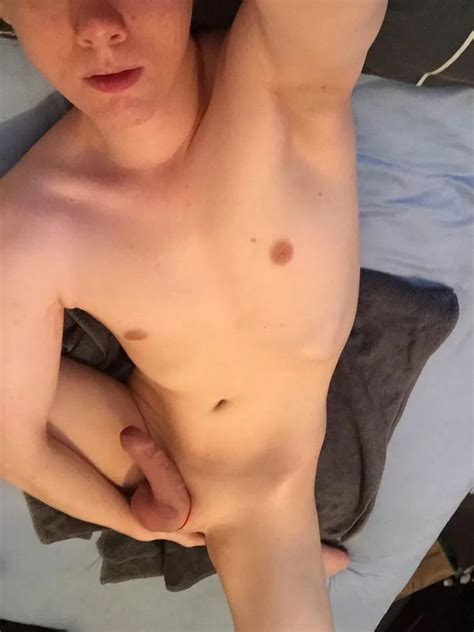 Can You Guess What Im Doing With My Fingers Nudes Twinklove Nude Pics Org