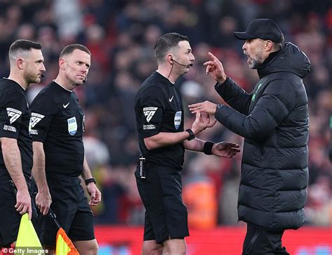 Ex Referee Dermot Gallagher Backs Var S Decision Not To Award Liverpool