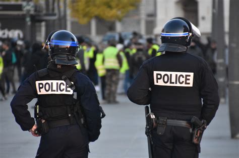 Policer La Police De La Théorie à La Pratique Université De Montpellier