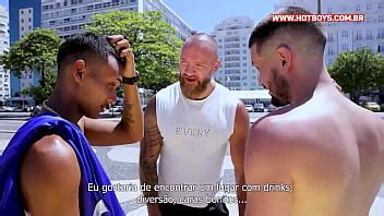 Os novinhos cariocas fodendo o cú do turista russo XVIDEOS