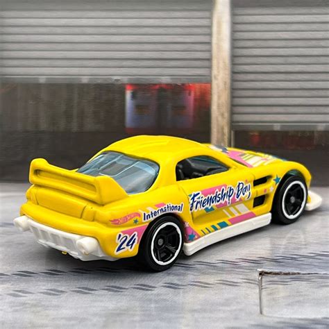 Đồ Chơi Mô Hình Siêu Xe Hot Wheels C4982 173 250 24 Seven FAHASA