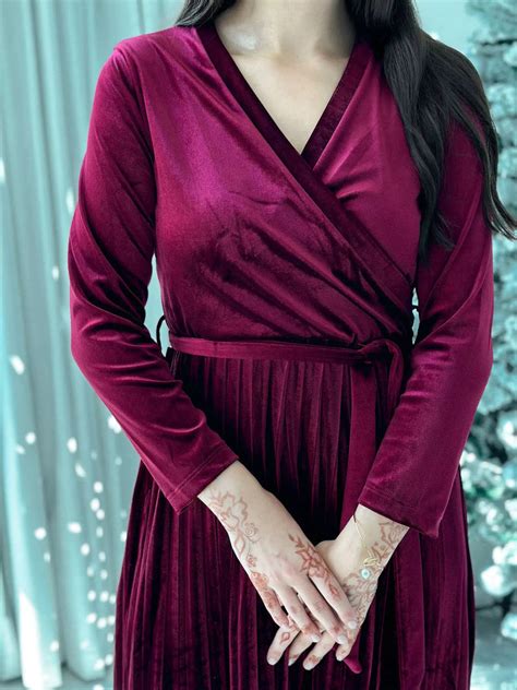 Plum Velvet Dress With Long Sleeves Pleated Sowears