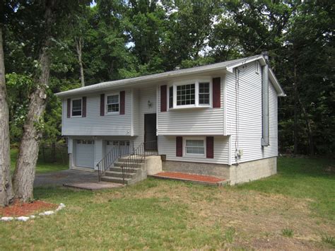 5 Raker Rd, Poughkeepsie, NY 12603 - See Est. Value, Schools & More