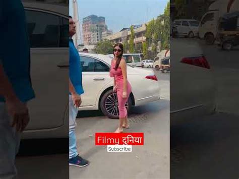 Suhana Khan Look Hot Sexy Show Big Ass Bollywood Actress Boob Deep Cleavag In Pink Outfit Pussy