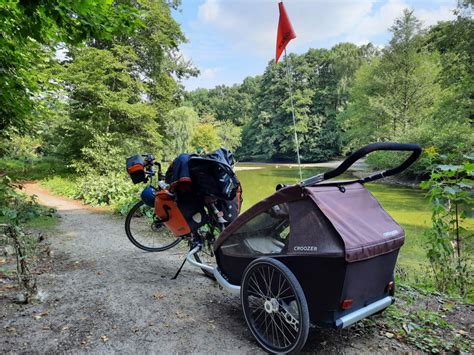 Ein Sommer mit Croozer Der Kinderanhänger im LAUFMAMALAUF Test