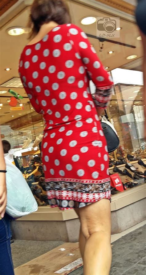 Milf En Vestido Pegado Y Ricas Nalgotas Video