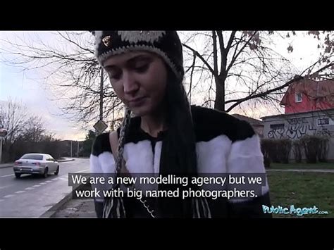 Agente pública rusa es follada por una gran polla en su dormitorio XVIDEOS