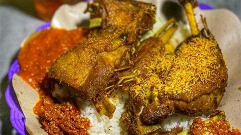 Bebek Tugu Pahlawan Dan Kuliner Malam Di Surabaya Yang Menggugah