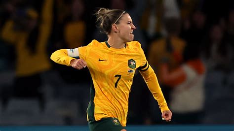 Australia 1 0 Republic Of Ireland Steph Catley Penalty Powers Womens World Cup Co Hosts To