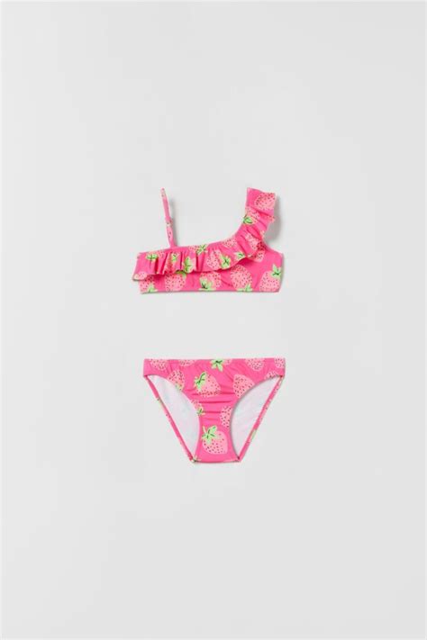 Sexy Hot Zara Bikini Pics