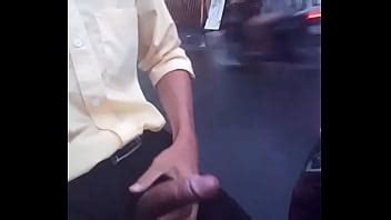 Sục cặc giữa ường SG Gay masturbates on street XVIDEOS