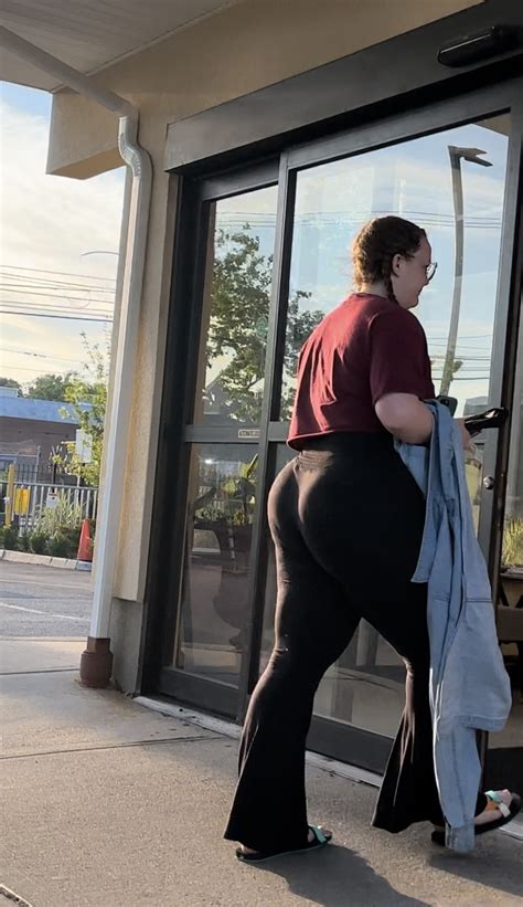 Thick Meaty Country Redhead OC Bbw Spandex Leggings Yoga Pants Forum