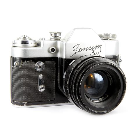 Зеркальный советский пленочный фотоаппарат ЗЕНИТ-3М с объективом Гелиос ...