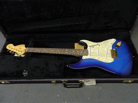 1996 Fender Bonnie Raitt Stratocaster Blueburst Guitars Electric