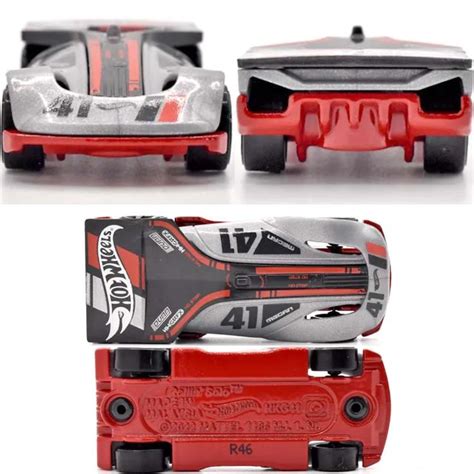 Carrinho Hot Wheels RollinSolo HKG41 HW TRACK CHAMPS