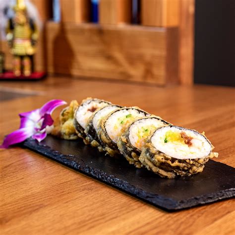 Tempura Maki Z Parzon Krewetk Spicy Mayo I Warzywami Okukisushi