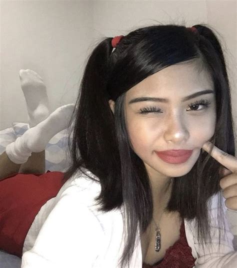 Pin By Rona Star On Aesthetic Pictures Latina Hair Hairdos For Curly