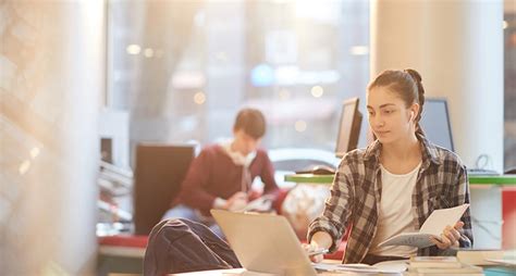 ¿estudiar Una Carrera En La Universidad Es Importante