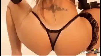 Transexual cumpliendo con música synth pop XVIDEOS