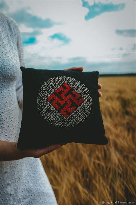 Славянская подушка "Одолень-трава". Ручная вышивка в интернет-магазине ...
