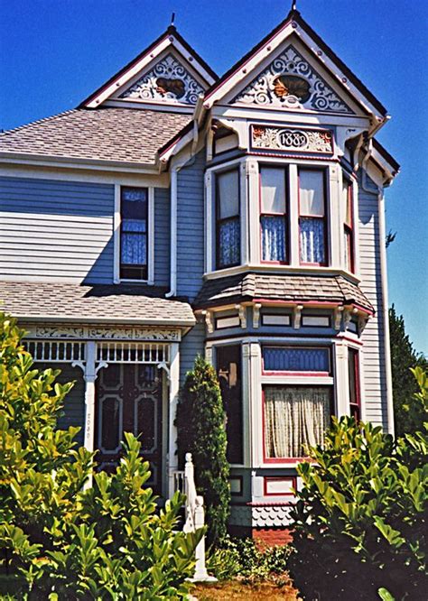 Modern Victorian Home Exterior Accents with Tips To Make It ...