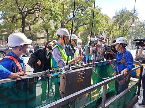 吊籠清洗外牆藏風險 高市勞長率隊促強化作業管制與安全檢點 里報