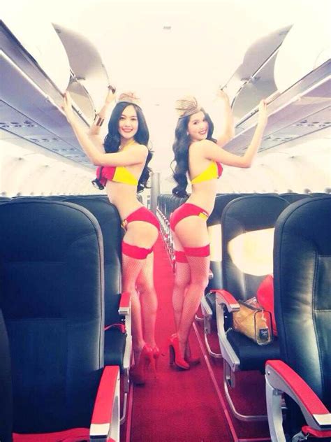 Vietjet Air G Y B O Khi M I Ng C Trinh Linh Chi M C Bikini Ng Qu Ng C O
