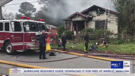 Mobile Fire Rescue Battles House Fire Off Dr Martin Luther King Jr Avenue Youtube